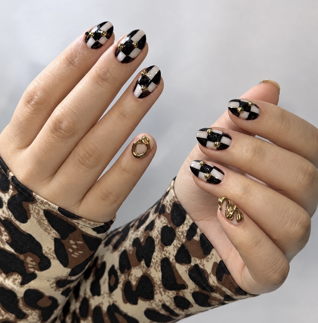 Checkmate nail design